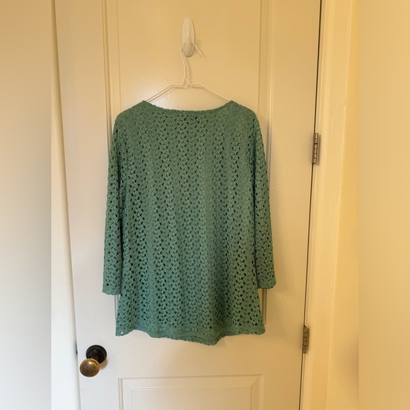 Size L lined crochet top with keyhole neckline from J.M. Collection - Picture 2 of 5